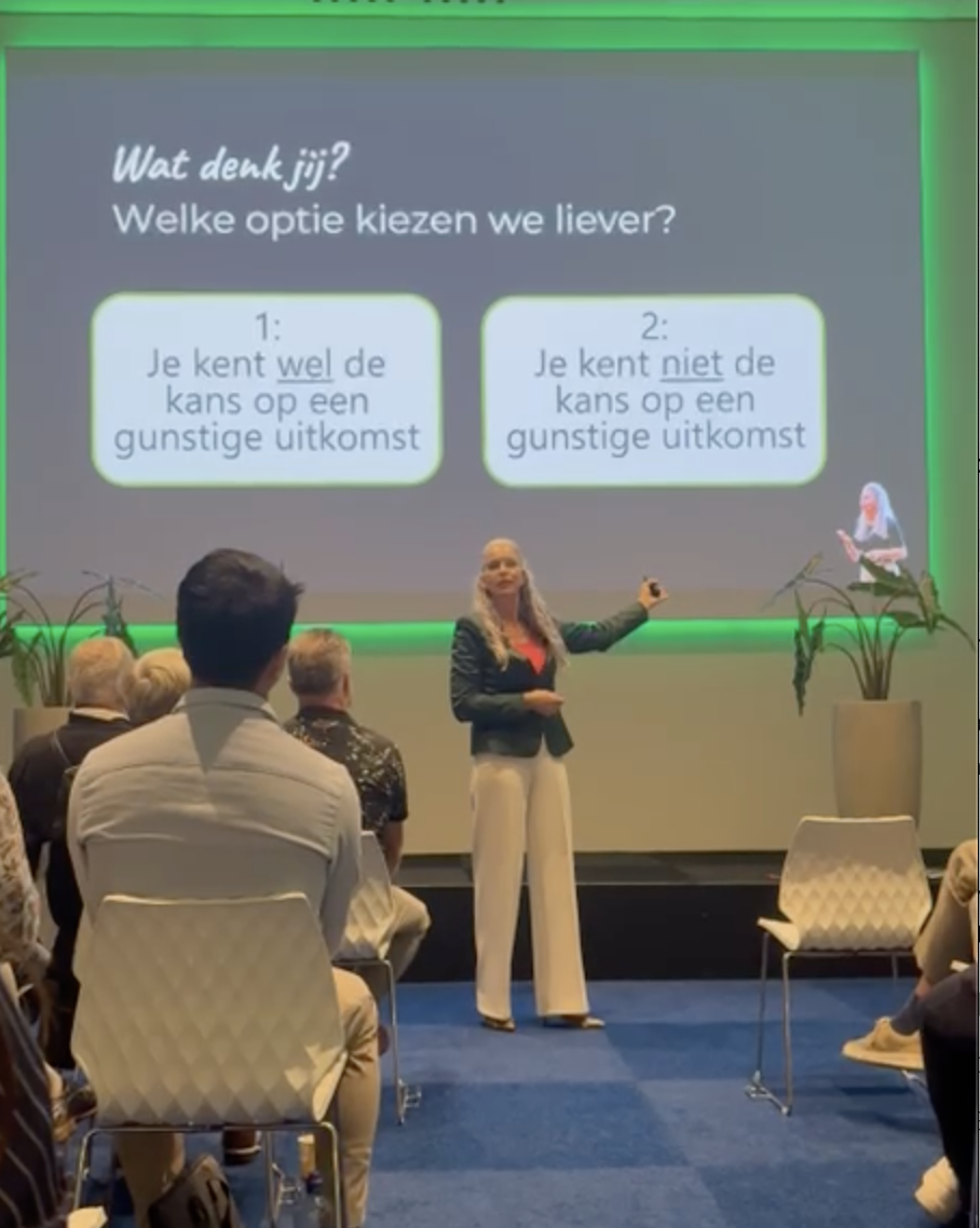 Chantal doet een experiment met het publiek: welke optie kiezen we liever?
